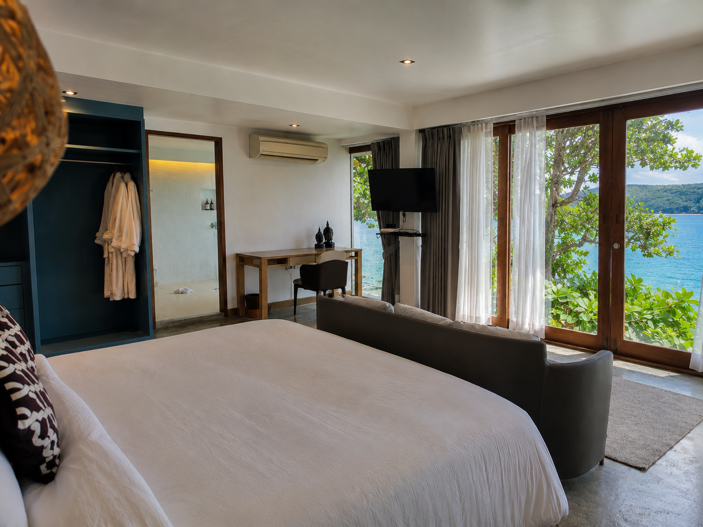 Bedroom 04